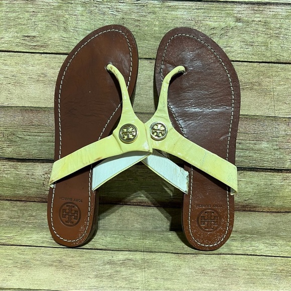 Tory Burch Yellow Patent Leather Cameron Thong Sandals - Picture 6 of 8